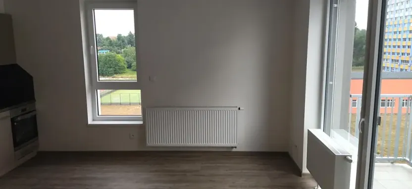 Pronájem bytu 1+kk, Praha - Hloubětín, Za černým mostem, 36 m2