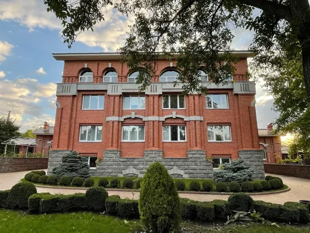 Prodej vícegeneračního domu, Kropyvnyckyj, Ukrajina, 600 m2