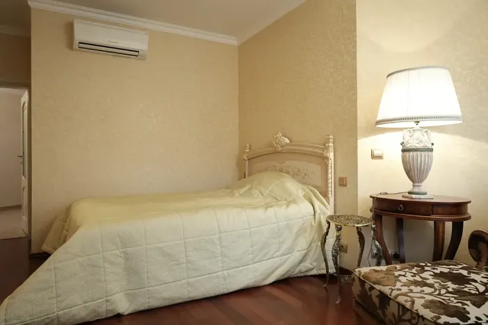 Prodej bytu 4+1, Karlovy Vary, Tylova, 182 m2