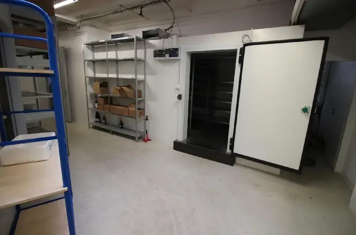 Pronájem skladu, Praha - Nusle, Mojmírova, 165 m2