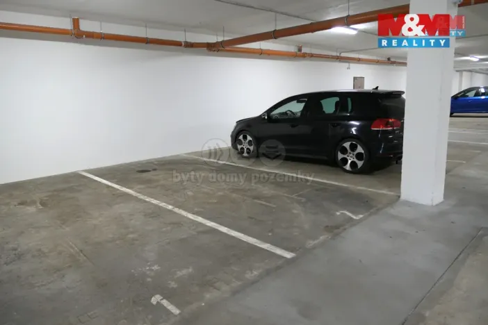 Pronájem garážového stání, Beroun - Beroun-Město, Okružní, 15 m2