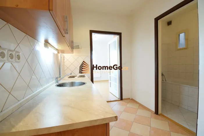 Pronájem bytu 1+kk, Praha - Nusle, Lounských, 46 m2