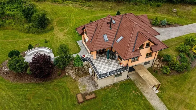 Prodej rodinného domu, Buš, 375 m2