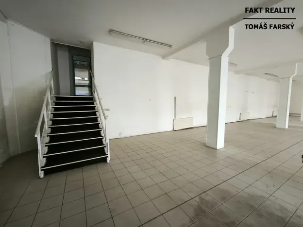 Pronájem obchodního prostoru, Děčín, Teplická, 456 m2
