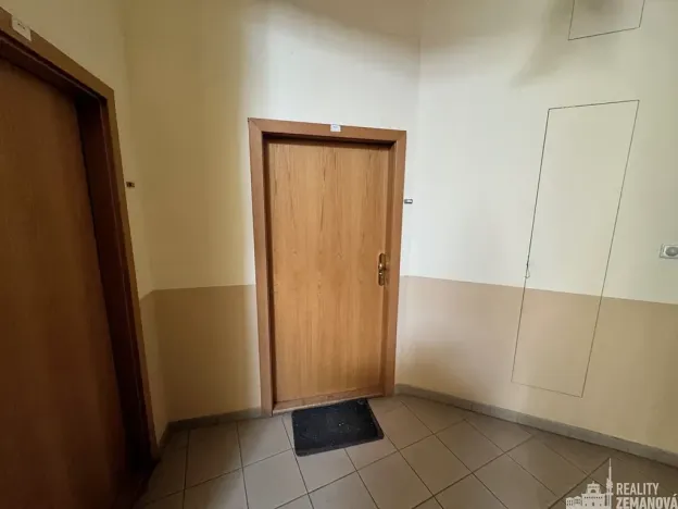 Pronájem bytu 2+kk, Praha - Vršovice, Charkovská, 39 m2