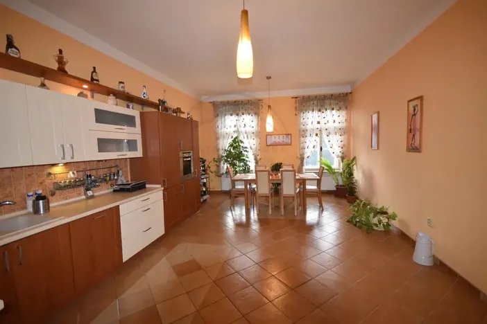 Prodej bytu 3+1, Vidnava, Radniční, 170 m2