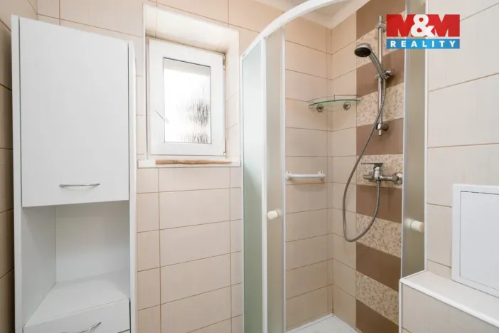 Prodej bytu 3+1, Ústí nad Labem - Neštěmice, Májová, 63 m2