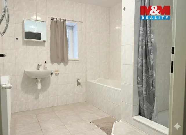 Prodej obchodního prostoru, Bílčice, 1055 m2