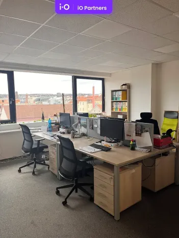 Pronájem kanceláře, Praha - Holešovice, Dělnická, 1251 m2