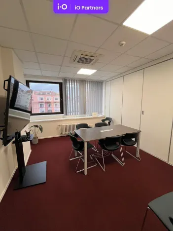 Pronájem kanceláře, Praha - Holešovice, Dělnická, 1251 m2