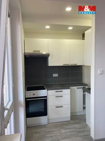 Prodej bytu 1+kk, Ostrava - Poruba, náměstí Družby, 28 m2