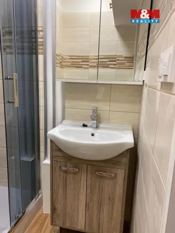 Prodej bytu 1+kk, Ostrava - Poruba, náměstí Družby, 28 m2