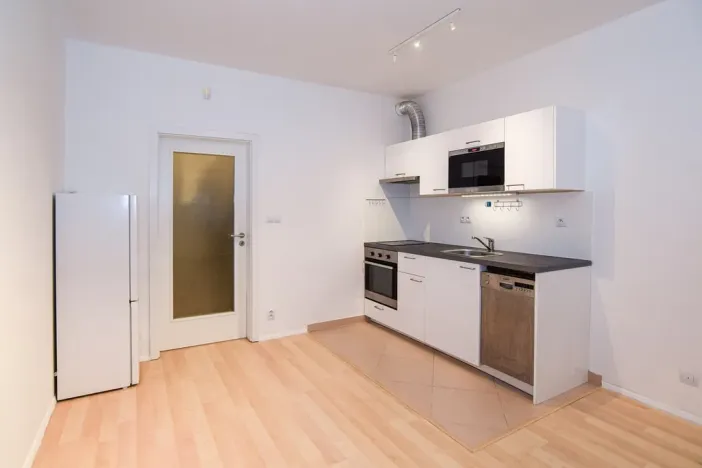 Pronájem bytu 1+kk, Praha - Zličín, Sazovická, 35 m2