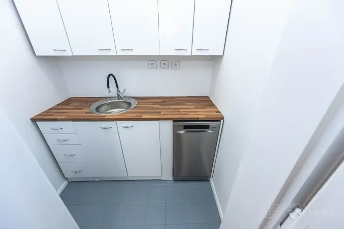 Pronájem kanceláře, Praha - Vinohrady, Čermákova, 170 m2