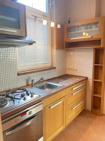 Pronájem bytu 2+1, Praha - Smíchov, Ostrovského, 52 m2