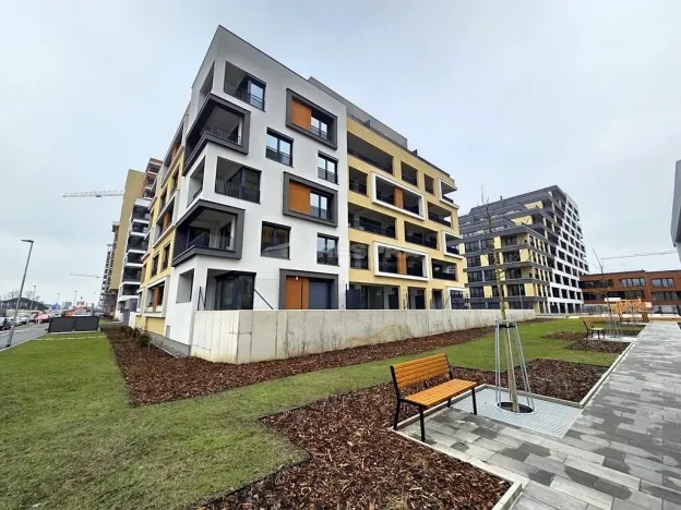 Pronájem bytu 1+kk, Praha - Hloubětín, Poděbradská, 33 m2