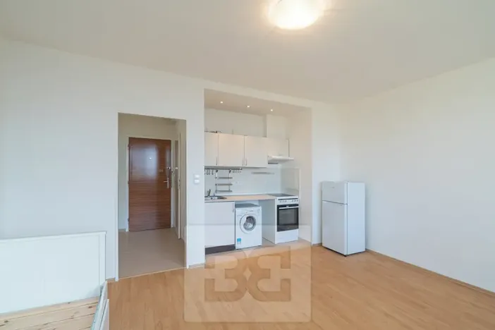 Pronájem bytu 1+kk, Praha - Troja, Lešenská, 26 m2