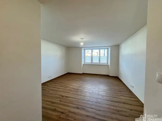 Pronájem bytu 2+kk, Praha - Vysočany, Kolbenova, 60 m2