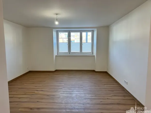 Pronájem bytu 2+kk, Praha - Vysočany, Kolbenova, 60 m2