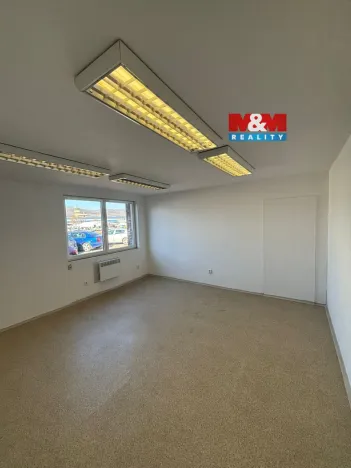 Pronájem kanceláře, Králův Dvůr, Tovární, 38 m2