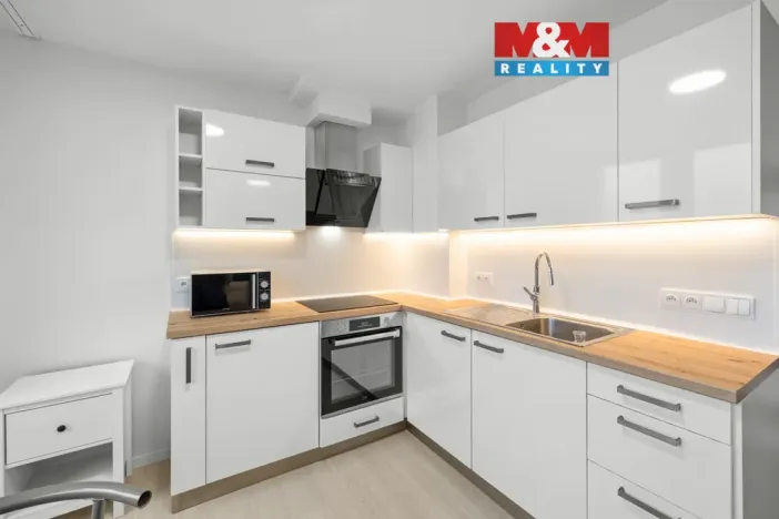 Prodej bytu 1+kk, Kladno - Kročehlavy, Benešovská, 37 m2