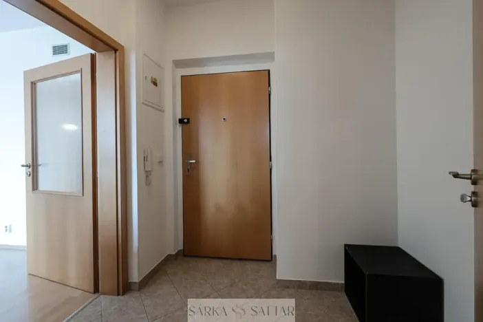 Pronájem bytu 1+kk, Praha - Košíře, Pod Klamovkou, 39 m2