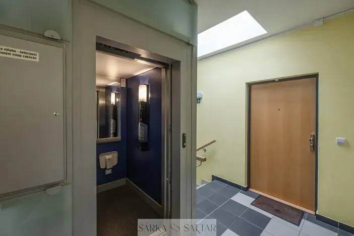 Pronájem bytu 1+kk, Praha - Košíře, Pod Klamovkou, 39 m2