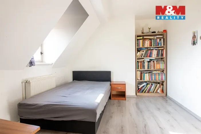 Prodej bytu 2+1, Cvikov - Cvikov II, Komenského, 48 m2