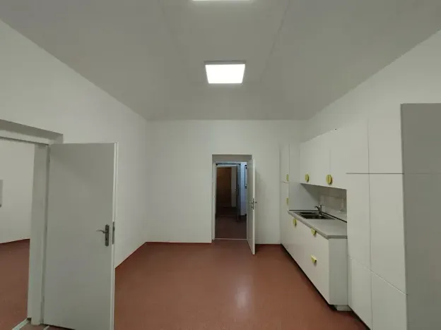 Pronájem kanceláře, Praha - Holešovice, Dobrovského, 110 m2