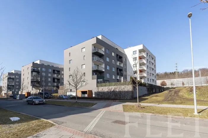 Pronájem bytu 1+kk, Praha - Vysočany, Strnadových, 33 m2