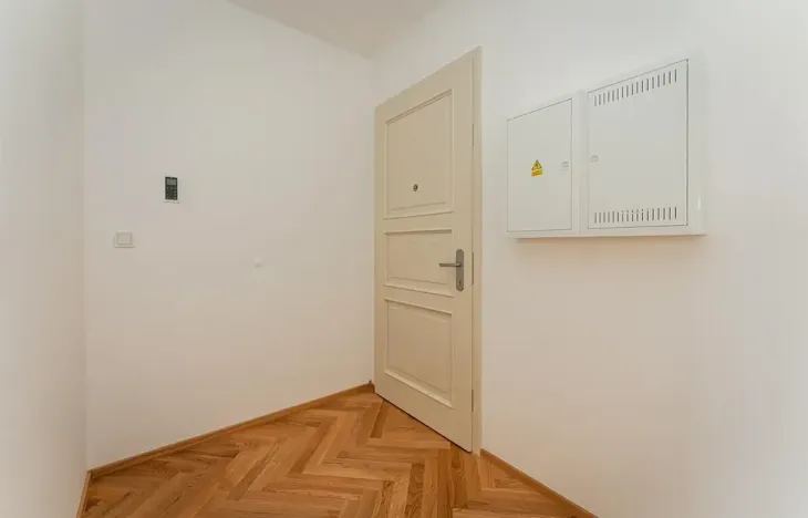 Pronájem bytu 2+kk, Praha - Žižkov, Seifertova, 41 m2