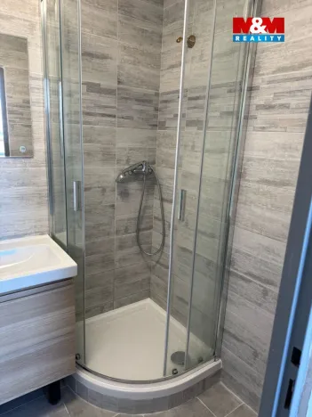 Prodej bytu 3+1, Rovná, 72 m2