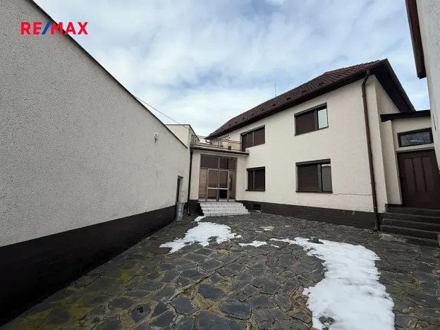 Prodej bytu 3+1, Komňa, 90 m2