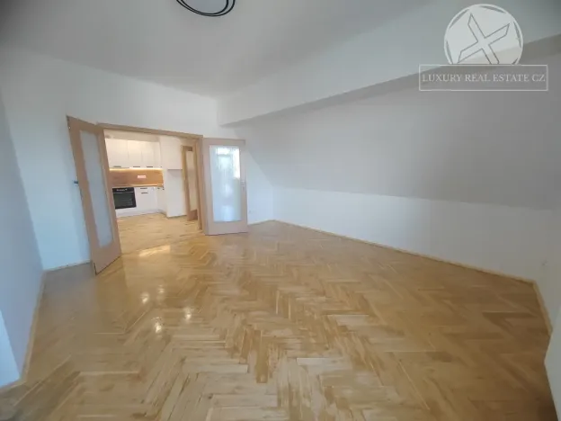 Pronájem bytu 3+1, Praha - Dejvice, Kladenská, 87 m2