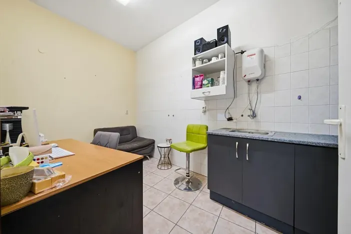 Prodej obchodního prostoru, Pohořelice, Lidická, 350 m2