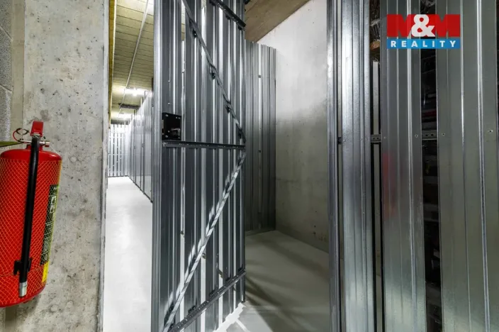 Pronájem bytu 1+kk, Kladno - Dubí, Ke křížku, 34 m2