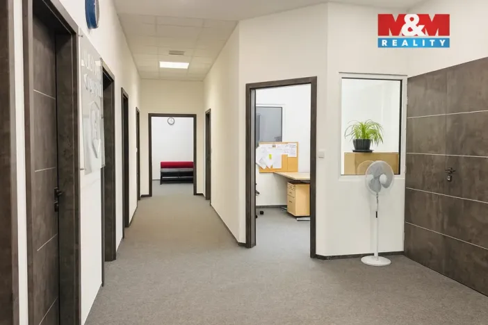 Pronájem kanceláře, Klecany, V Honech, 179 m2