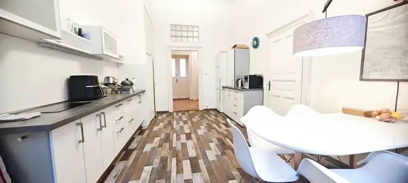 Pronájem kanceláře, Praha - Nové Město, Bolzanova, 80 m2