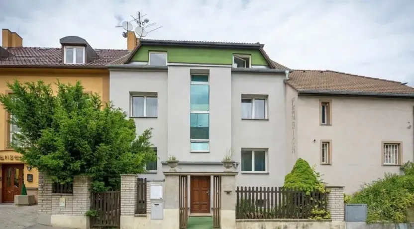 Pronájem bytu 1+kk, Praha - Žižkov, U kněžské louky, 25 m2