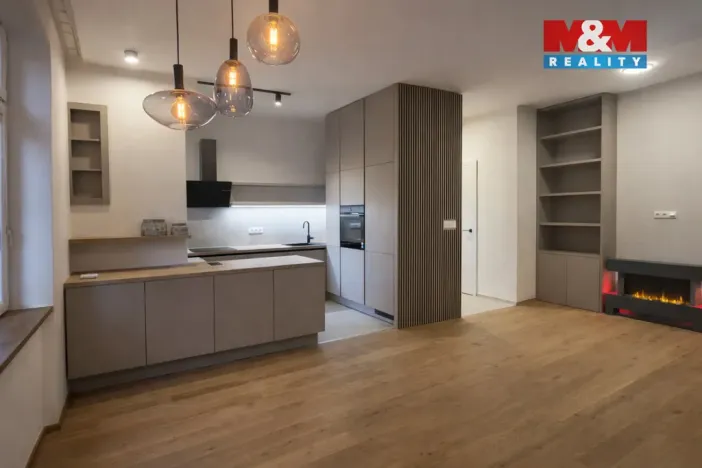 Pronájem bytu 2+kk, Praha - Bubeneč, Podbabská, 64 m2