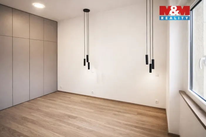 Pronájem bytu 2+kk, Praha - Bubeneč, Podbabská, 64 m2