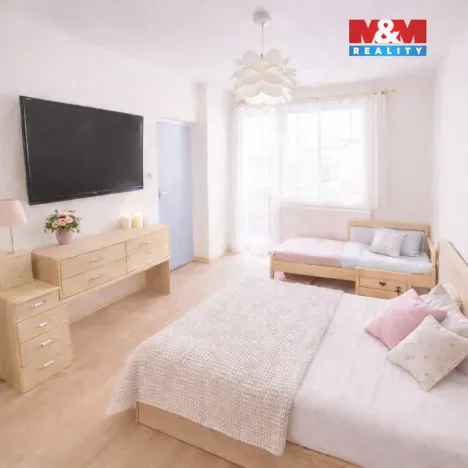 Prodej bytu 3+1, Dynín, 70 m2