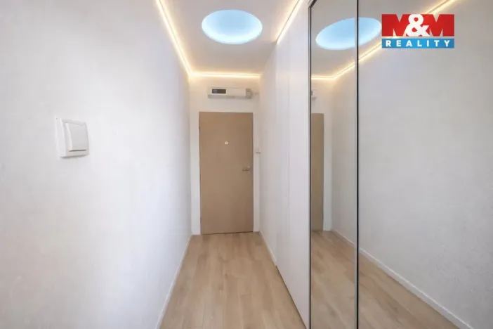 Prodej bytu 3+1, Dynín, 70 m2