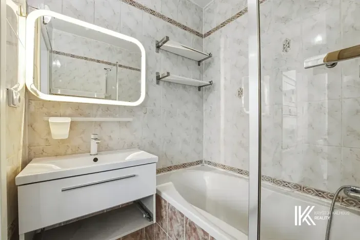 Prodej bytu 3+1, Znojmo, Dukelských bojovníků, 72 m2