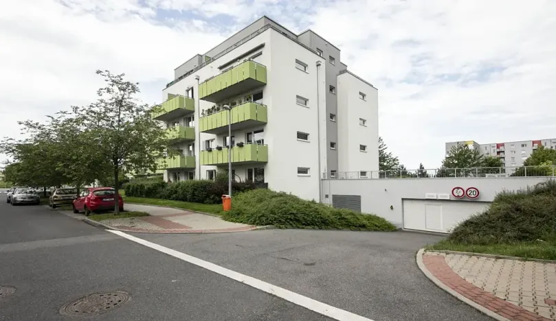 Pronájem bytu 1+kk, Praha - Uhříněves, Václava Trojana, 31 m2