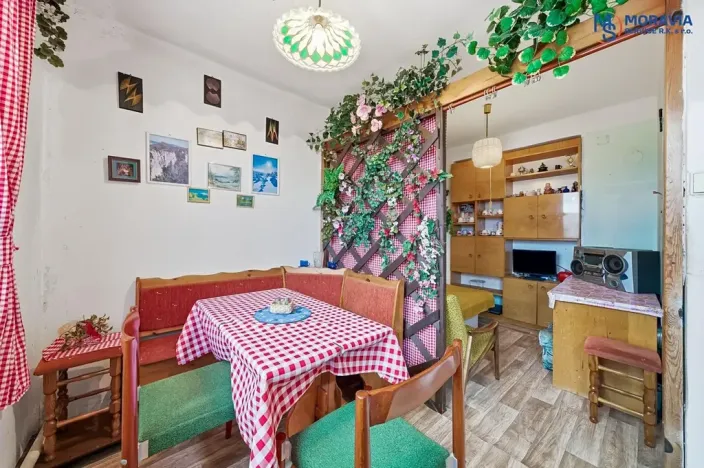 Prodej bytu 3+1, Maletín, 56 m2