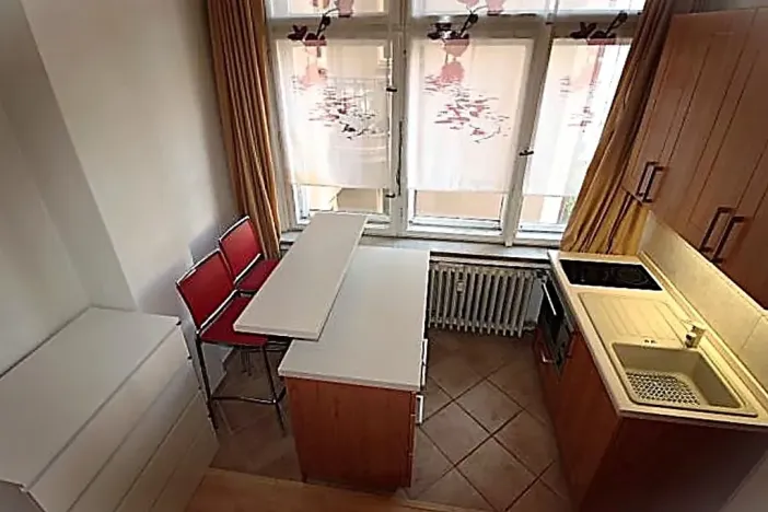 Pronájem bytu 1+kk, Praha - Holešovice, Heřmanova, 26 m2