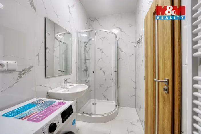 Pronájem bytu 2+kk, Plzeň - Jižní Předměstí, Husova, 43 m2