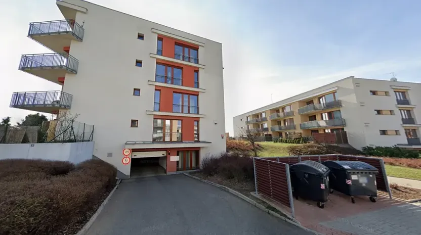 Pronájem garážového stání, Praha - Stodůlky, Nad Dalejským údolím, 15 m2