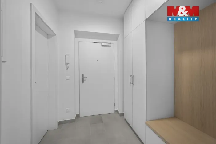 Prodej bytu 1+kk, Hradec Králové - Nový Hradec Králové, Antonína Petrofa, 32 m2